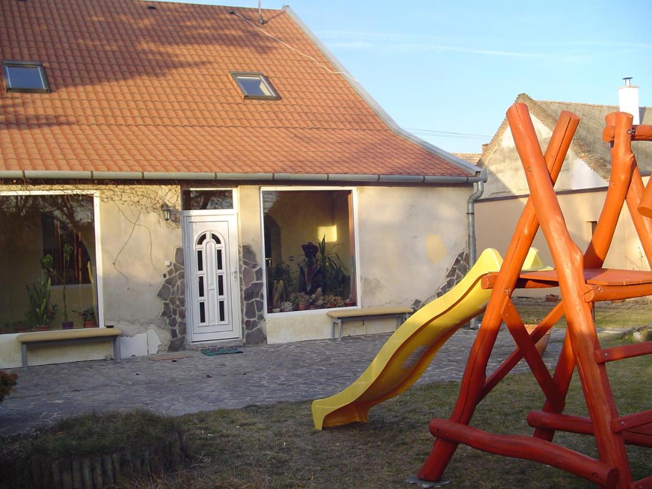 Villa Ametyst Štúrovo Екстериор снимка